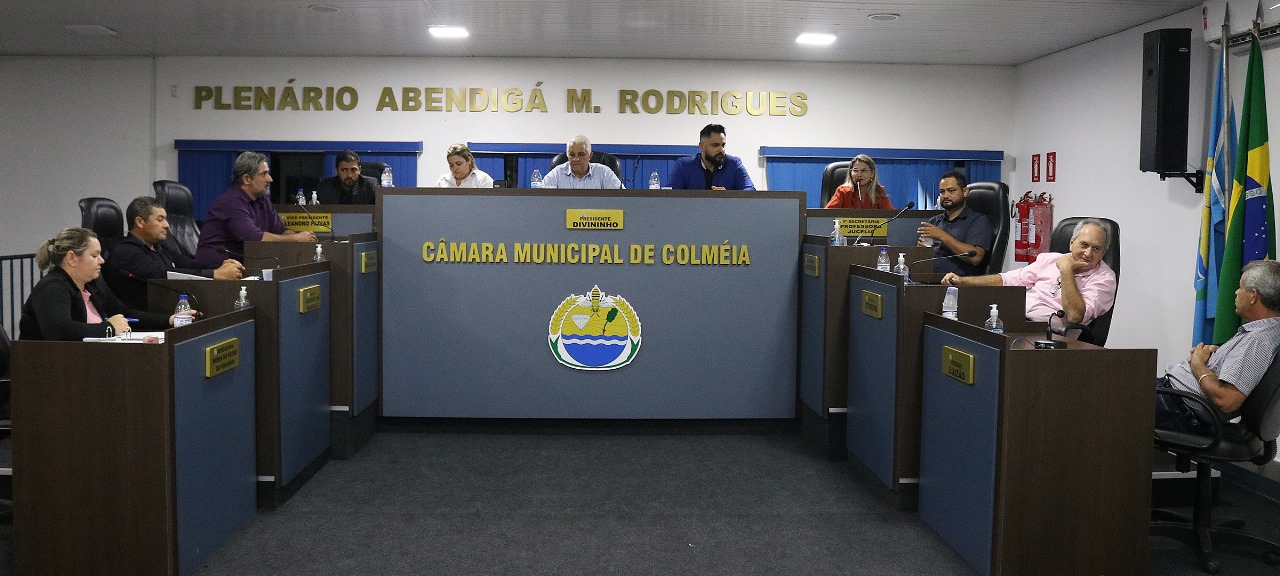Câmara aprova e o executivo sanciona o Projeto de Lei 01/2025 de autoria do vereador Dhiego Pescone, que garante transporte gratuito aos universitários de Colméia